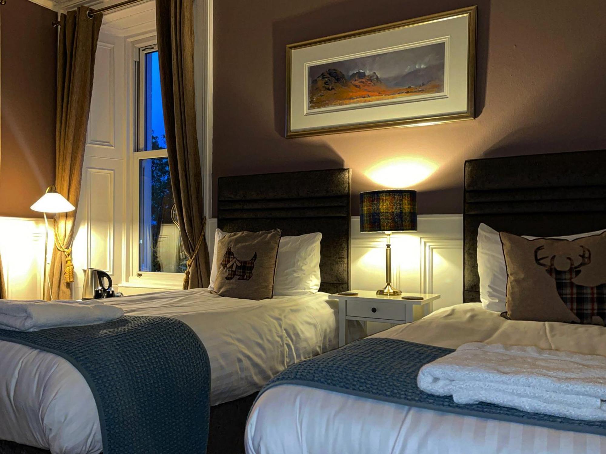Creag Mhor Lodge Onich Bagian luar foto